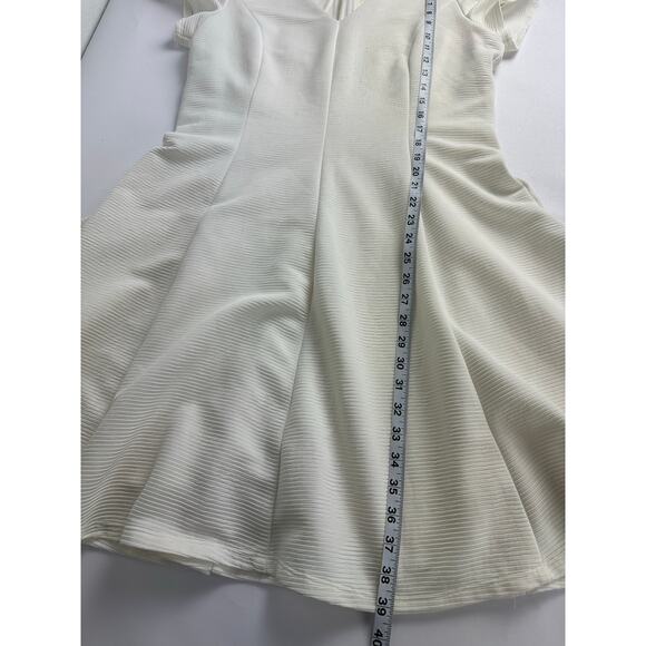 Hutch Size XL Vicki White Ribbed Fit and Flare Textured V-Neck Anthropologie - Picture 8 of 9